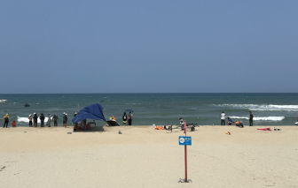 Đà Nẵng: Đã tìm thấy thi thể 2 em học sinh tử vong khi tắm biển