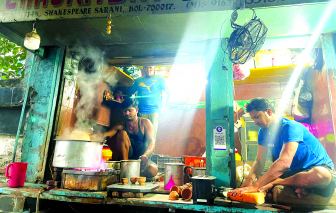 Về Kolkata, nghe chai kể chuyện