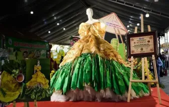 Váy ''bánh xèo phiên bản thật'' đính 10.000 viên đá, bước ra từ  BST mini từng xác lập kỷ lục Việt Nam