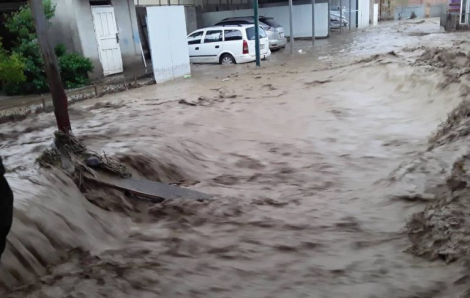 Kyrgyzstan ban bố tình trạng khẩn cấp do lũ bùn
