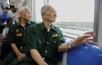 Tàu metro số 1 đón những “hành khách đặc biệt” tham gia trải nghiệm