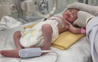 Em bé Palestine chào đời trong ca mổ khẩn cấp từ người mẹ trúng bom đã qua đời