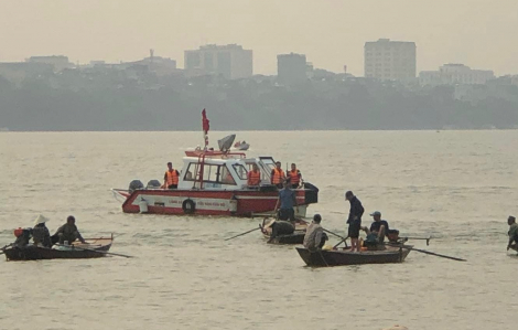 Hà Nội: Hai học sinh đuối nước khi bơi sông Hồng