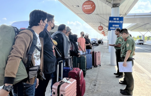 Trục xuất 9 người Malaysia trong đường dây lừa đảo về nước