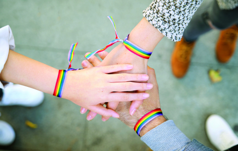 Nếu con thuộc cộng đồng LGBT thì sao?