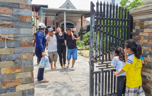 10 ngư dân mất tích, làng biển ngóng người thân trong nước mắt