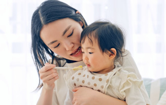Hướng dẫn để phụ nữ hạn chế dùng hóa chất khi nuôi con