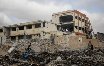 Người dân Dải Gaza tìm con chữ giữa bom đạn