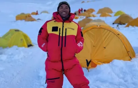 Nhà leo núi lập kỷ lục 30 lần chinh phục đỉnh Everest