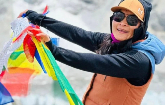Người phụ nữ Nepal phá kỷ lục thế giới, chinh phục đỉnh Everest trong 14 giờ 31 phút