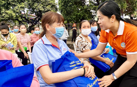 Ngày vui dành cho nữ công nhân