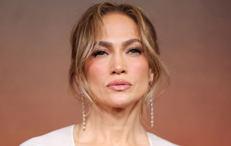 Jennifer Lopez đau lòng khi huỷ tour diễn lớn