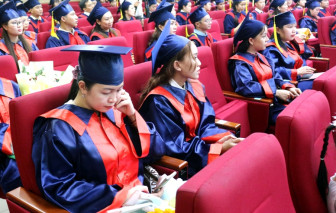 Trường đại học Cửu Long trao bằng cho gần 900 cử nhân, kỹ sư
