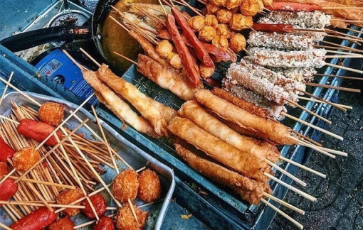 Phát hiện xúc xích phơi 7 ngày không thiu