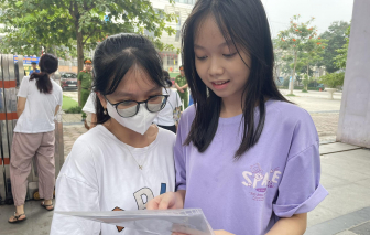 Gần 110.000 thí sinh tại Hà Nội làm thủ tục thi tuyển sinh lớp Mười