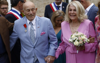 Chú rễ 100 tuổi kết hôn cùng cô dâu 96 tuổi