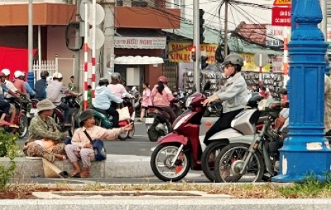 Long An tăng cường giải quyết tình trạng người lang thang, xin ăn trên phố