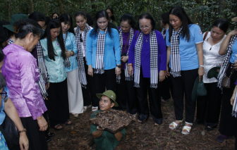 Đoàn đại biểu Hội LHPN Việt Nam thăm đất thép Củ Chi