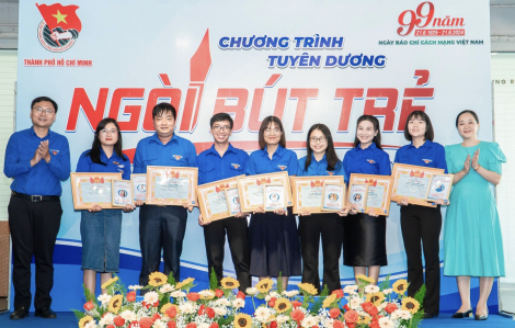 Thành Đoàn TPHCM tuyên dương 28 "ngòi bút trẻ"