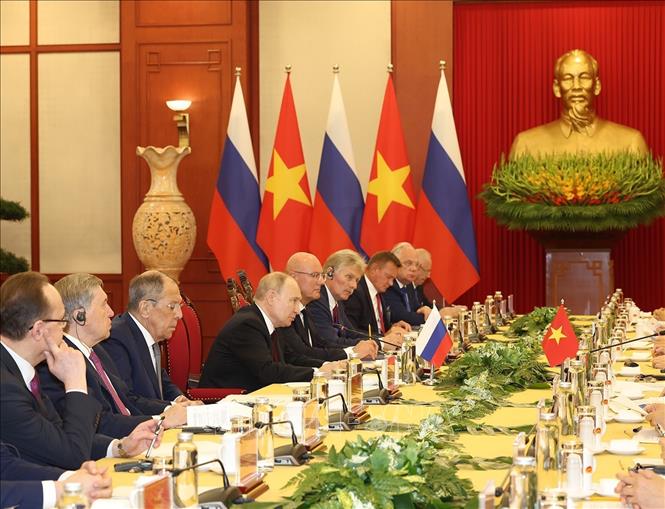 Tổng thống Liên bang Nga Vladimir Putin và Đoàn Liên bang Nga tại cuộc hội đàm với Tổng bí thư Nguyễn Phú Trọng - Ảnh: Trí Dũng/TTXVN