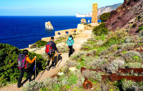 Sardinia miễn phí 3 đêm lưu trú cho du khách dưới 35 tuổi