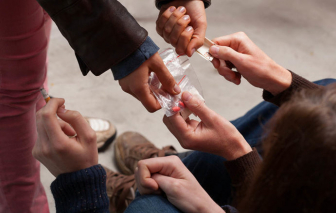 Gần 40% thanh thiếu niên Ý sử dụng ma túy