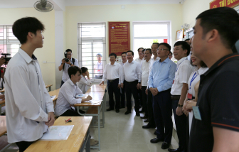 Phó thủ tướng Lê Thành Long kiểm tra công tác chuẩn bị thi tốt nghiệp tại Nghệ An