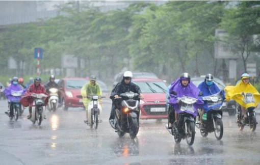 Áp thấp nhiệt đới khiến nhiều vùng trên cả nước có mưa dông