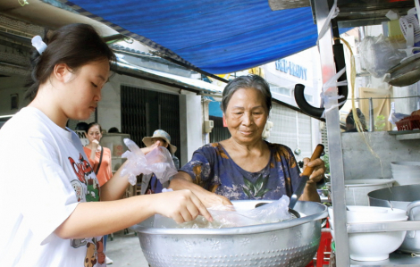 Học bổng “Nữ sinh hiếu học vượt khó” lần thứ 33 - Tiếp thêm động lực cho nữ sinh nghèo khát khao tri thức