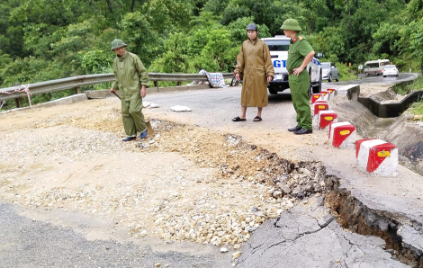 Mưa lớn, quốc lộ 16 sụt lún, nứt toác; miền núi phía Bắc có nguy cơ cao lũ quét, sạt lở