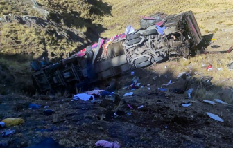 Xe buýt lao xuống vực ở Peru, ít nhất 23 người thiệt mạng