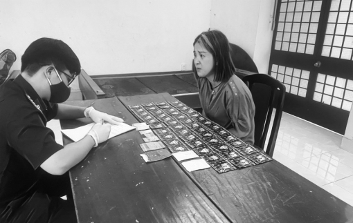 Một phụ nữ mang “nước vui” từ Campuchia về Việt Nam bị bắt giữ