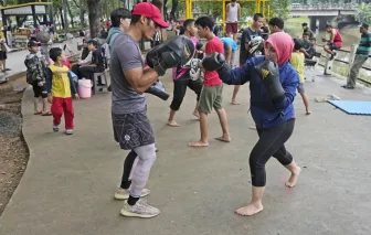 Phụ nữ Indonesia học võ để tự vệ