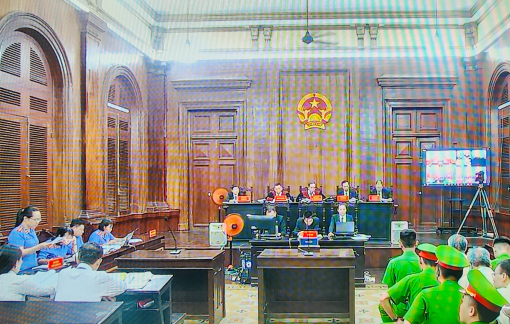 Ngày làm việc thứ 3 đại án đăng kiểm: Còn 18 luật sư chưa nhận thẻ tham dự tòa