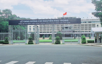 Nhân dân viếng Tổng bí thư Nguyễn Phú Trọng tại TPHCM mặc trang trọng và chỉ cần mang CCCD