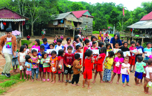 Tháng Bảy về Cà Roòng