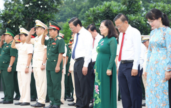 Lãnh đạo TPHCM dâng hương, dâng hoa tưởng niệm các anh hùng liệt sĩ