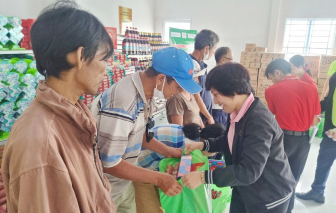 Vĩnh Long ra mắt Kho thực phẩm cộng đồng, hỗ trợ người khó khăn
