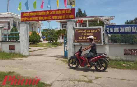 Cà Mau: Cách chức Phó chánh văn phòng HĐND - UBND huyện Đầm Dơi