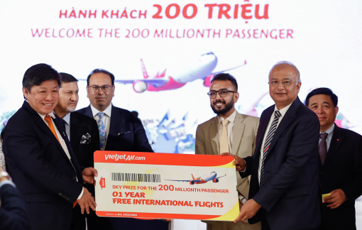 Vietjet chào đón hành khách thứ 200 triệu, công bố đường bay mới Ahmedabad (Ấn Độ) - Đà Nẵng