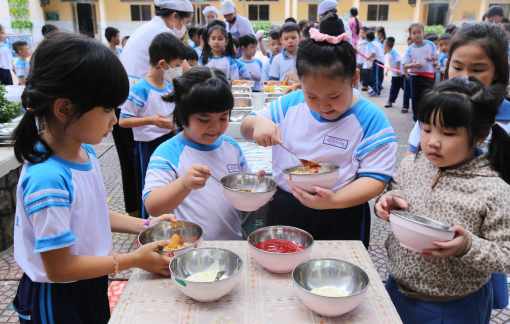 Kiến nghị cho phép trường học được duy trì căn tin, bếp ăn, bãi xe…