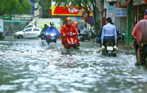 Tăng trữ nước, nạo vét sông để giảm ngập cho Hà Nội