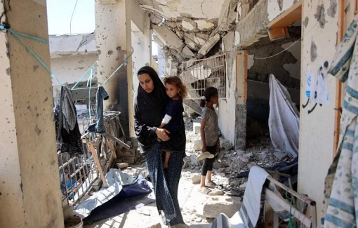 Gần 100 người tử vong khi Israel tấn công vào trường học ở Gaza