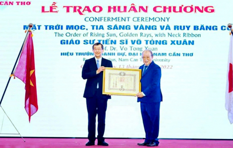 Giáo sư, tiến sĩ Võ Tòng Xuân: Nhà khoa học luôn sát cánh cùng nông dân