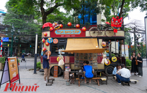 Hà Nội thời bao cấp trên toa tàu điện hoài niệm