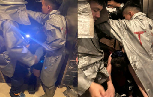 Cảnh sát giải cứu 9 người mắc kẹt trong thang máy