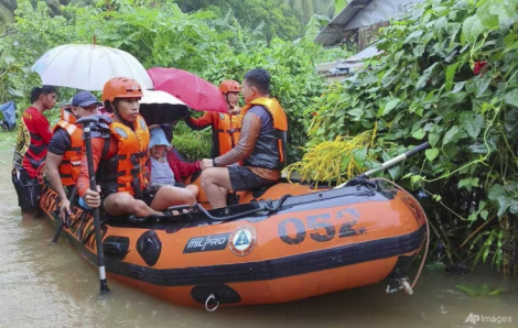 Cơn bão Yagi làm gián đoạn đường sá Philippines, 11 người thiệt mạng