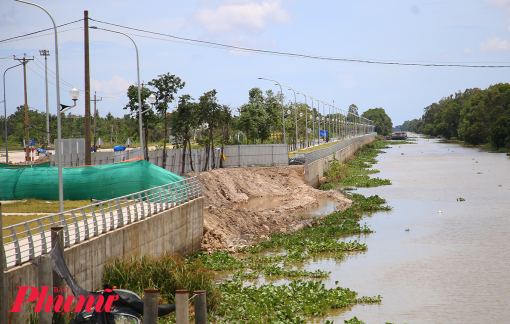 Nỗ lực khắc phục bờ kè 80 tỉ đồng ở Kiên Giang 3 lần xảy ra sự cố