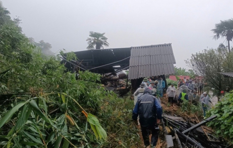 Huy động gần 300 người tìm kiếm 7 người mất tích sau vụ sạt lở ở Lào Cai