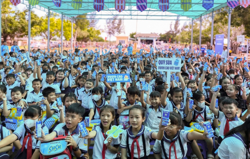 Ngày khai giảng đặc biệt hơn với sự đồng hành của Vinamilk và Quỹ sữa Vươn cao Việt Nam